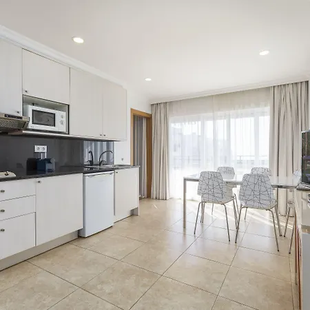 Interpass Vau 4* 포티마오