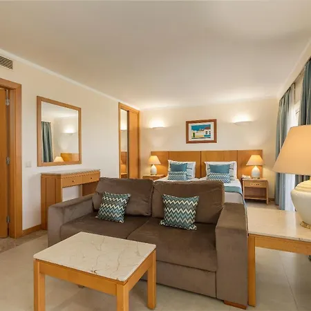 Interpass Vau Apart Otel 4*