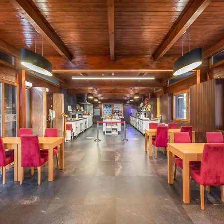 Aparthotel Interpass Vau