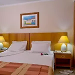 Ξενοδοχείο με διαμερίσματα Interpass Vau 4*