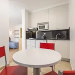 Ξενοδοχείο με διαμερίσματα Interpass Vau 4*